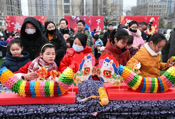 瑞马迎新春 欢乐闹元宵